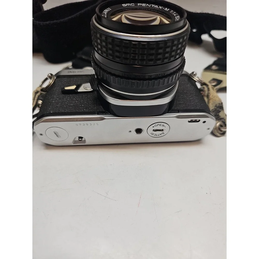 Pentax ME 35mm‎ SLR Film Camera With 50mm F/2 SMC Lens **UNTESTED**